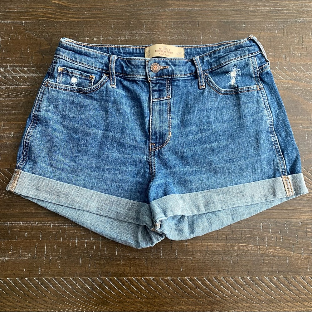 Hollister High Rise Boyfriend Short